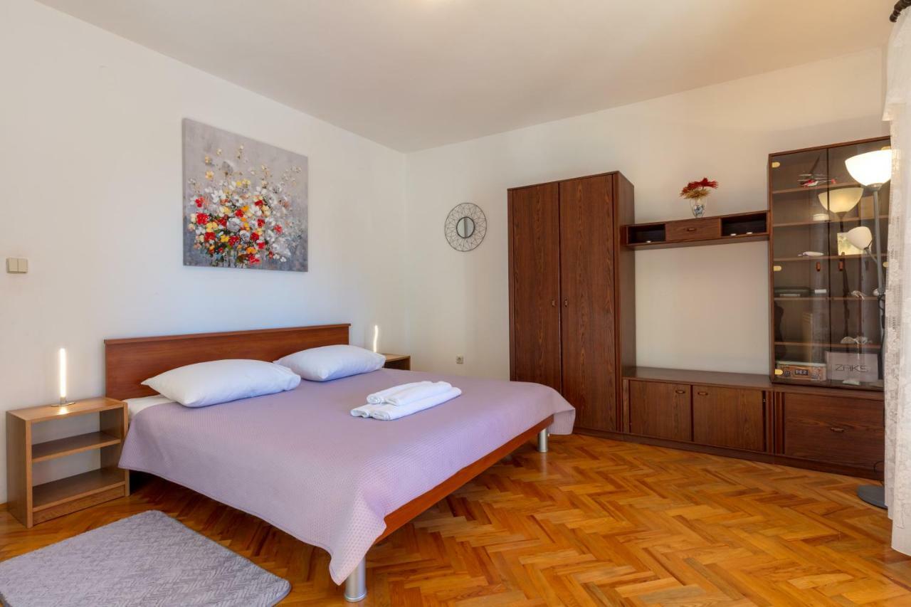 Vacation Home Duilo Donji Zemunik Exterior foto